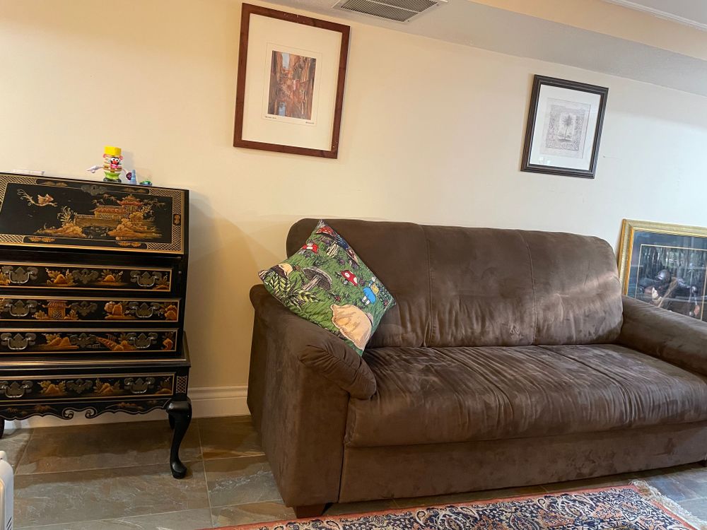 I share a comfy office space in the Upper Beaches area with an expressive arts therapist.