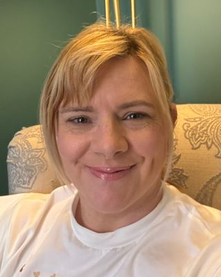 Photo of Martina Brett, Psychotherapist, MIAHIP
