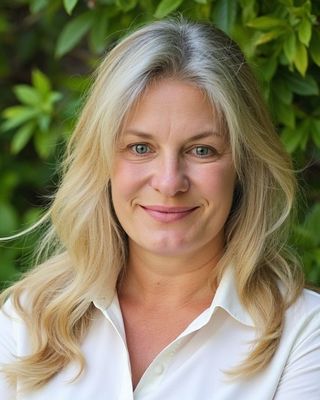 Photo of Dr. Heidi Generaux - Dr. Heidi Generaux (EdD.), Registered Social Worker, EdD, MSW, RSW, CCTS