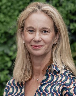 Photo of Julia Haines Daniels, Counsellor, MNCPS Acc.