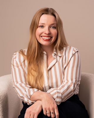 Photo of Dr. Allison Renneke, Psychologist, PsyD, LP