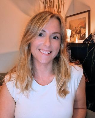 Photo of Dr Jessica C Bird, Psychologist, PhD, HCPC - Clin. Psych.