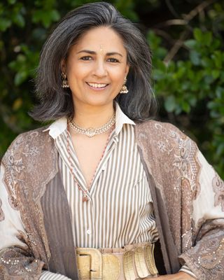 Photo of Aruna Murthy, CHP, CMT