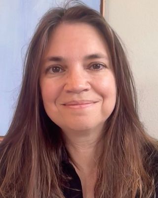 Photo of Elizabeth Young Rennick, Clinical Social Work/Therapist, MSW, DMA, CSW