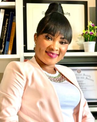 Photo of Dr. Fey Ramey, Psychiatric Nurse Practitioner, DNP, APRN, PMHNP