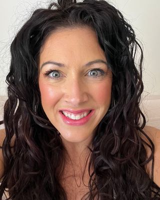 Photo of Julia Dipierdomenico, Psychiatrist, MD