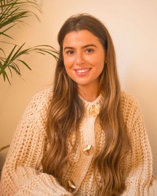 Photo of Elle Petri, Counsellor, BACP