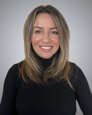 Photo of Larissa Dias, Counselor in West Newton, MA