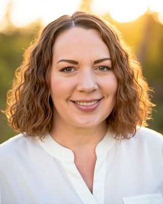 Photo of Julie Webb, Pre-Licensed Professional