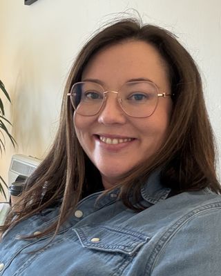 Photo of Elaine Baptista, Psychotherapist, Pre-Accredited Member IACP