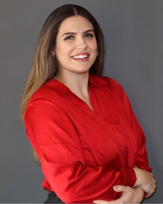 Photo of Cici Cadranel, Registered Psychotherapist (Qualifying)