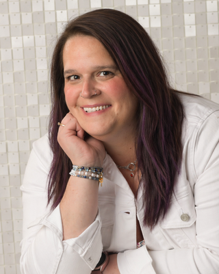 Photo of Keri Giacomini, Clinical Social Work/Therapist, MSW, LICSW