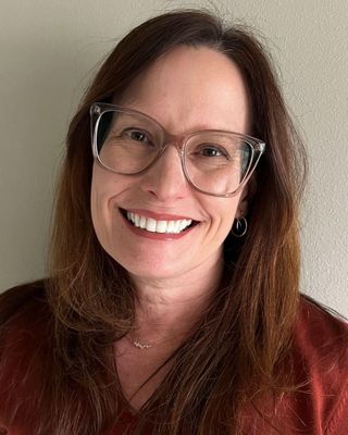 Photo of Julie Radeff-Huang, Pre-Licensed Professional