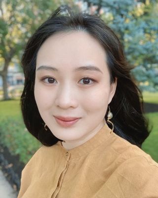 Photo of Ruidi Zhu, Registered Psychotherapist in Hamilton, ON