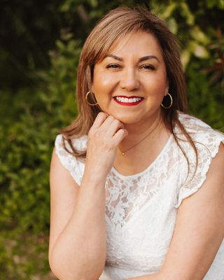 Photo of Rose Castellanos Cruz, Marriage & Family Therapist Associate, MA, AMFT