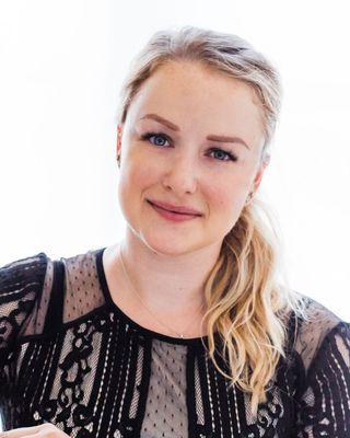 Photo of Alyonka Owen, Marriage & Family Therapist, LMFT