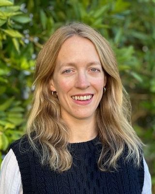 Photo of Harriet Crawford, Psychotherapist, UKCP Trainee