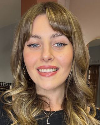 Photo of Lauren Goodbourn, Psychotherapist, MA, MBABCP