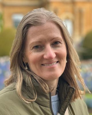 Photo of Yvonne Newbury, Counsellor, MNCPS Acc.