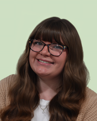 Photo of Chloe Burke, Registered Psychotherapist (Qualifying)