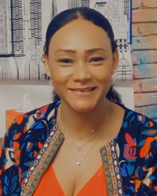 Photo of Monica Goncalves, Psychotherapist, MSc, GMBPsS