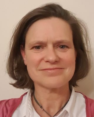 Photo of Victoria Izat, Counsellor, MBACP Accred