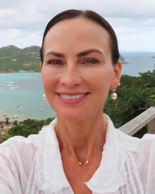 Photo of Lois Anne Montecalvo, Clinical Social Work/Therapist, LMSW, ACHT, RMT