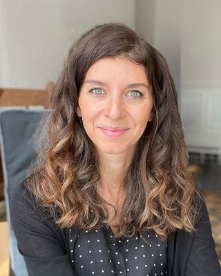 Photo of Dr Maha Barlow, Psychologist, PsychD, HCPC - Clin. Psych.