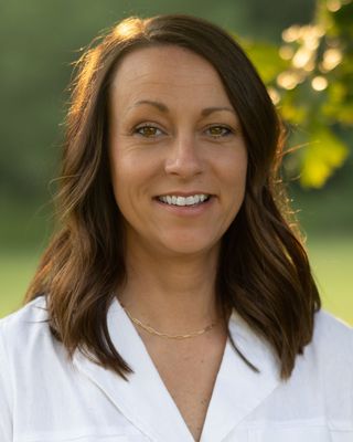 Photo of Erin Phoenix, Licensed Professional Counselor in Maplewood, MO