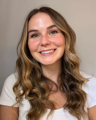 Photo of Chelsea Dickson, Registered Psychotherapist (Qualifying), MACP, BA