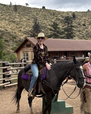 Photo of Leslie Weinstein, Marriage & Family Therapist Associate, MA, AMFT, APCC