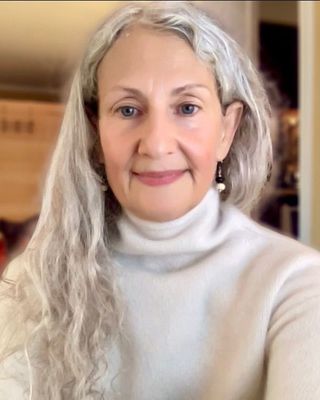 Photo of Caroline Smoyer, Registered Psychotherapist (Qualifying), BA, ATPPP