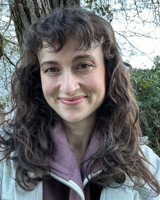 Photo of Kat Felpo, Clinical Social Work/Therapist, LICSW
