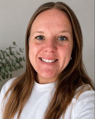 Photo of Laura Michelle Lee, Counsellor, MSc, MBACP