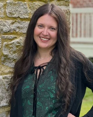 Photo of Alyse Marsh, Art Therapist, MEd, ATR-P, LPATA