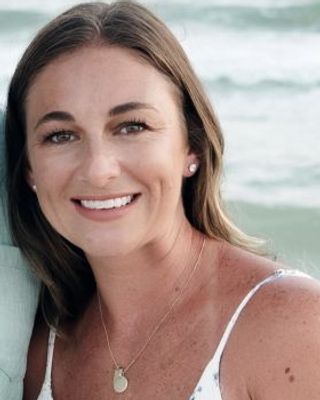 Photo of Lindsay Burris, Psychiatric Nurse Practitioner, PMHNP-B