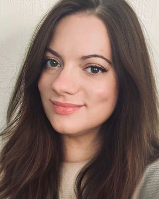 Photo of Kelly Fernandes, Counsellor, MBACP