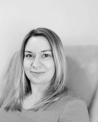 Photo of Kelly Cawood, Counsellor, MBACP Accred