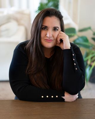 Photo of Stephanie Schilling, Marriage & Family Therapist, PhD, MA, MPhil