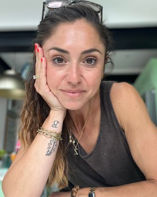 Photo of Zara Kadir, Psychotherapist, MA, MBACP Accred