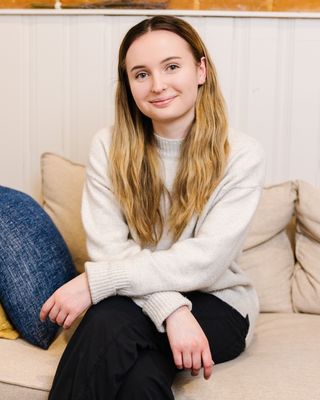 Photo of Hannah Mott, Registered Social Worker, MSW, RSW