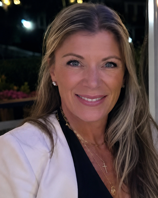 Photo of Tara Viggiani, Psychiatric Nurse Practitioner, PMHNP, DNP, NP-C