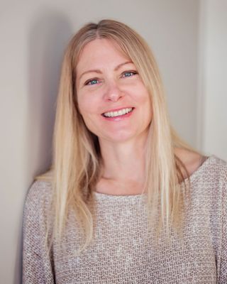 Photo of Jacqueline MacLeod, Counsellor, MACP, CCC, BSocSC
