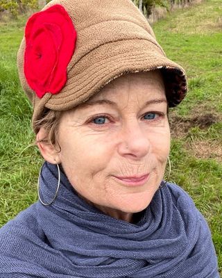 Photo of Valerie D Neck, Clinical Social Work/Therapist, MSW, LCSW