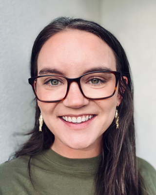 Photo of Lexis Momon, Licensed Professional Clinical Counselor, LPCC