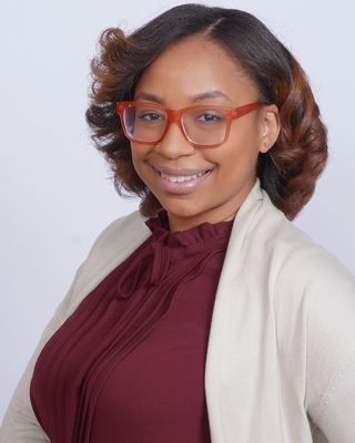 Photo of Claudia Roberts, Marriage & Family Therapist Associate in Bronzeville, Chicago, IL