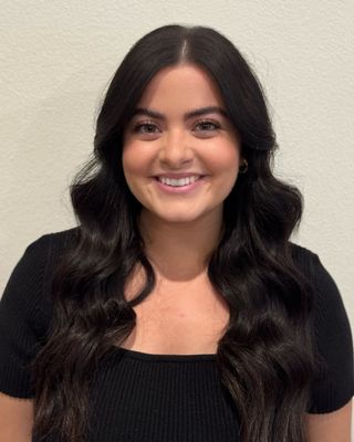 Photo of Sydnee Valli, Associate Clinical Social Worker, ASW