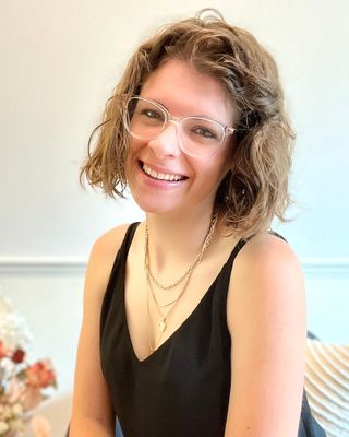 Photo of Hannah Kendell, Psychotherapist, MA, ACC-AC