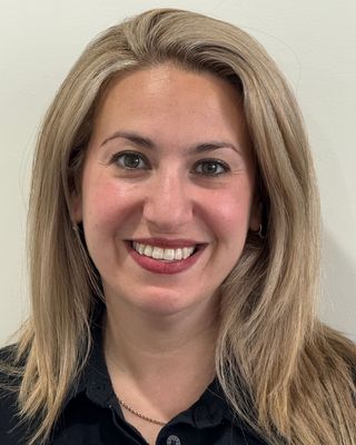 Photo of Natalie Szklarz, Psychotherapist, MSc, PACFA