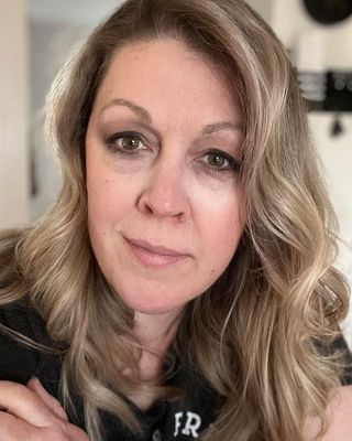 Photo of Tanis Leach, Clinical Social Work/Therapist, MSW, RSW